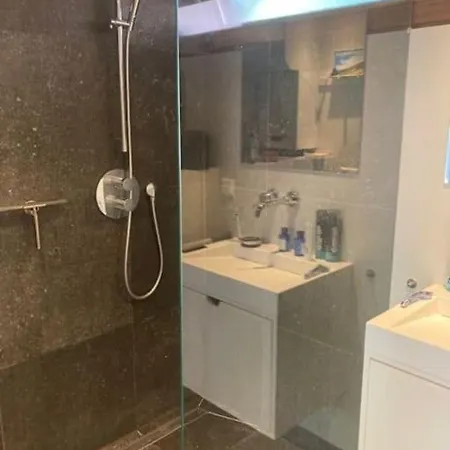 Prázdninový dům Tuinhuis Aan Het Water Met Woonkamer Voorburg