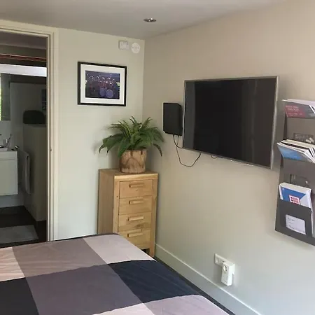 Tuinhuis Aan Het Water Tatil Evi *