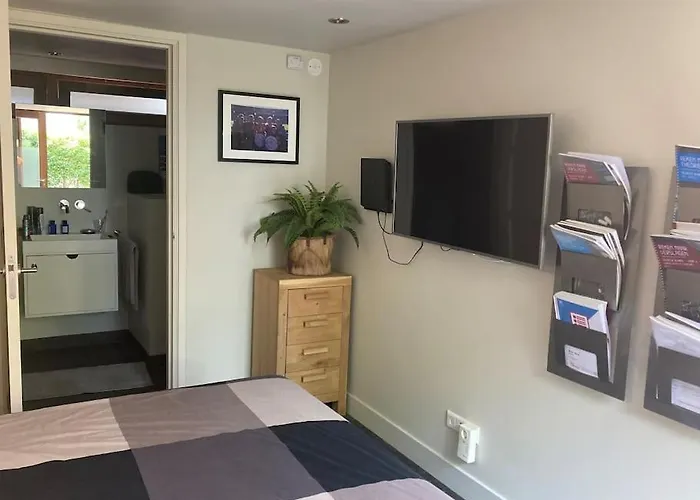 Tuinhuis Aan Het Water Ferienhaus *